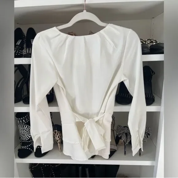 Beautiful white top - Picture 11 of 13